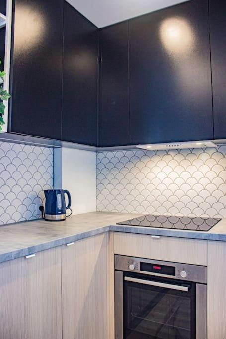 Central Apartment With Balcony And Views, Old Town, Metro Warsaw Luaran gambar