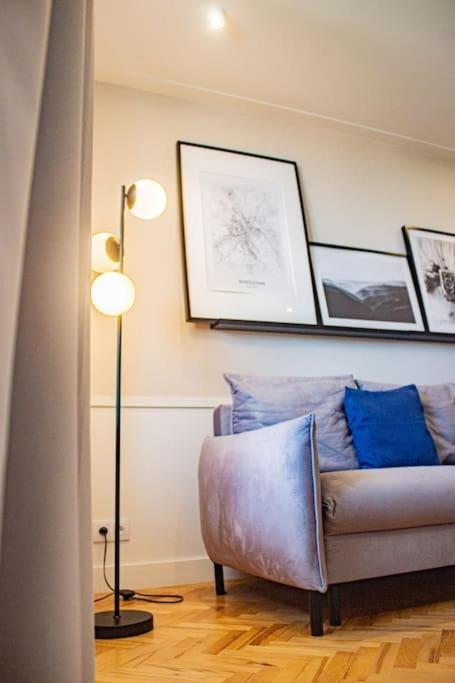 Central Apartment With Balcony And Views, Old Town, Metro Warsaw Luaran gambar
