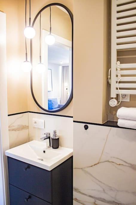Central Apartment With Balcony And Views, Old Town, Metro Warsaw Luaran gambar