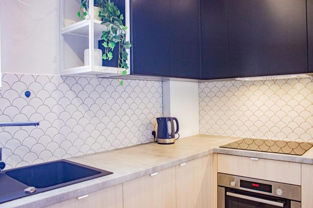 Central Apartment With Balcony And Views, Old Town, Metro Warsaw Luaran gambar