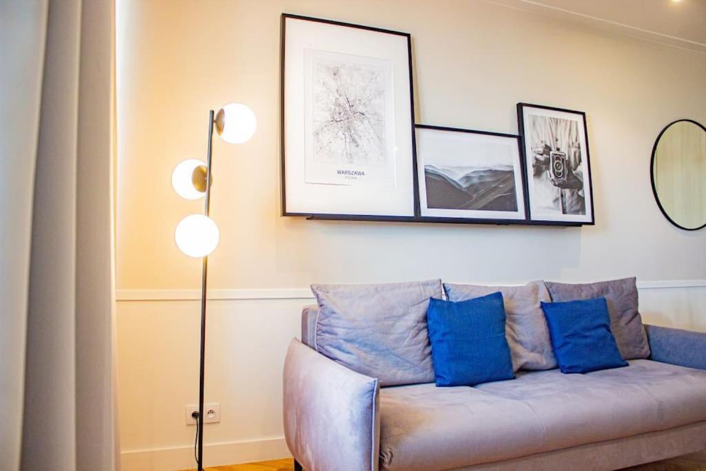 Central Apartment With Balcony And Views, Old Town, Metro Warsaw Luaran gambar